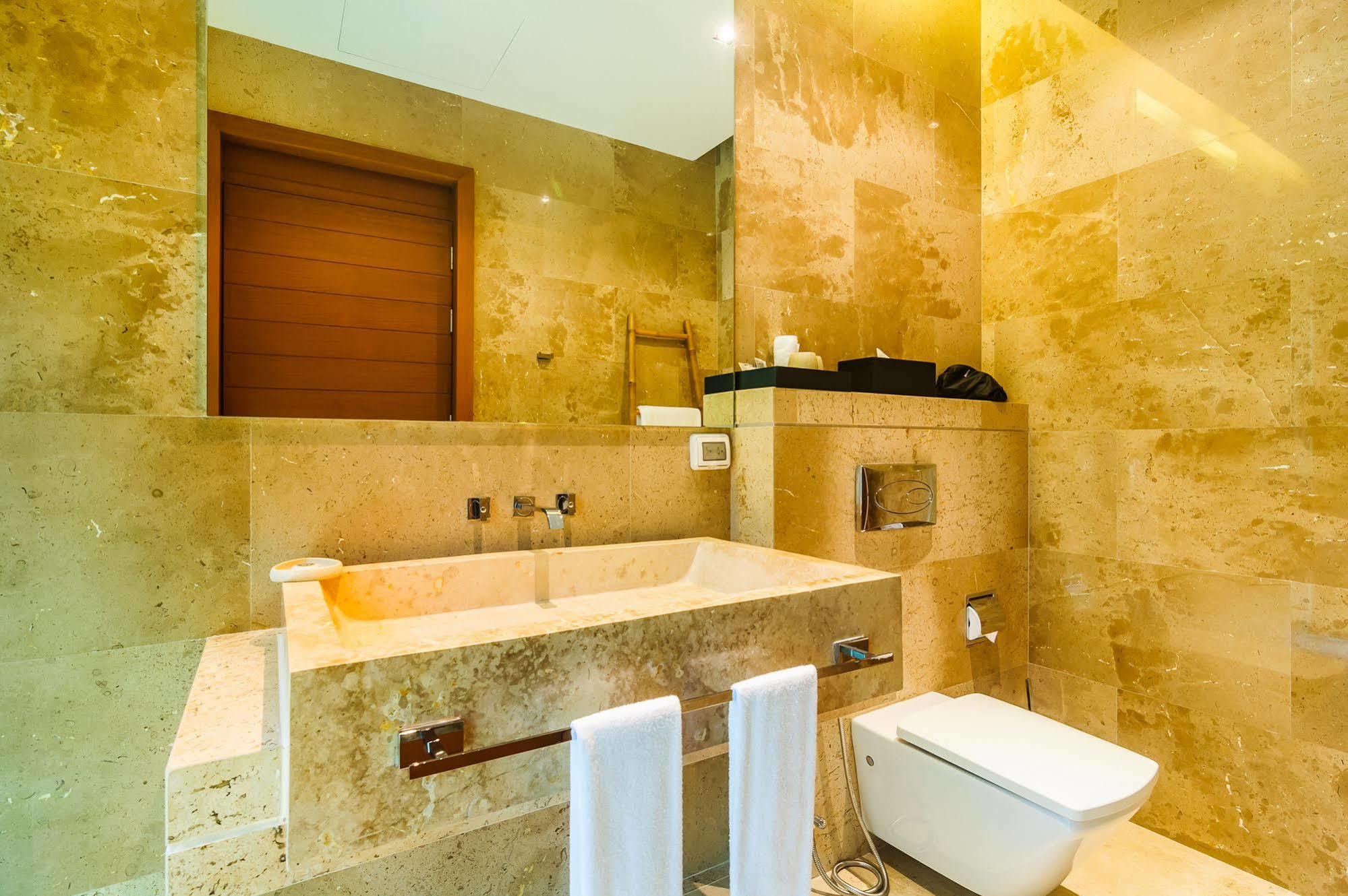 Elemental Villas Rawai Exterior photo